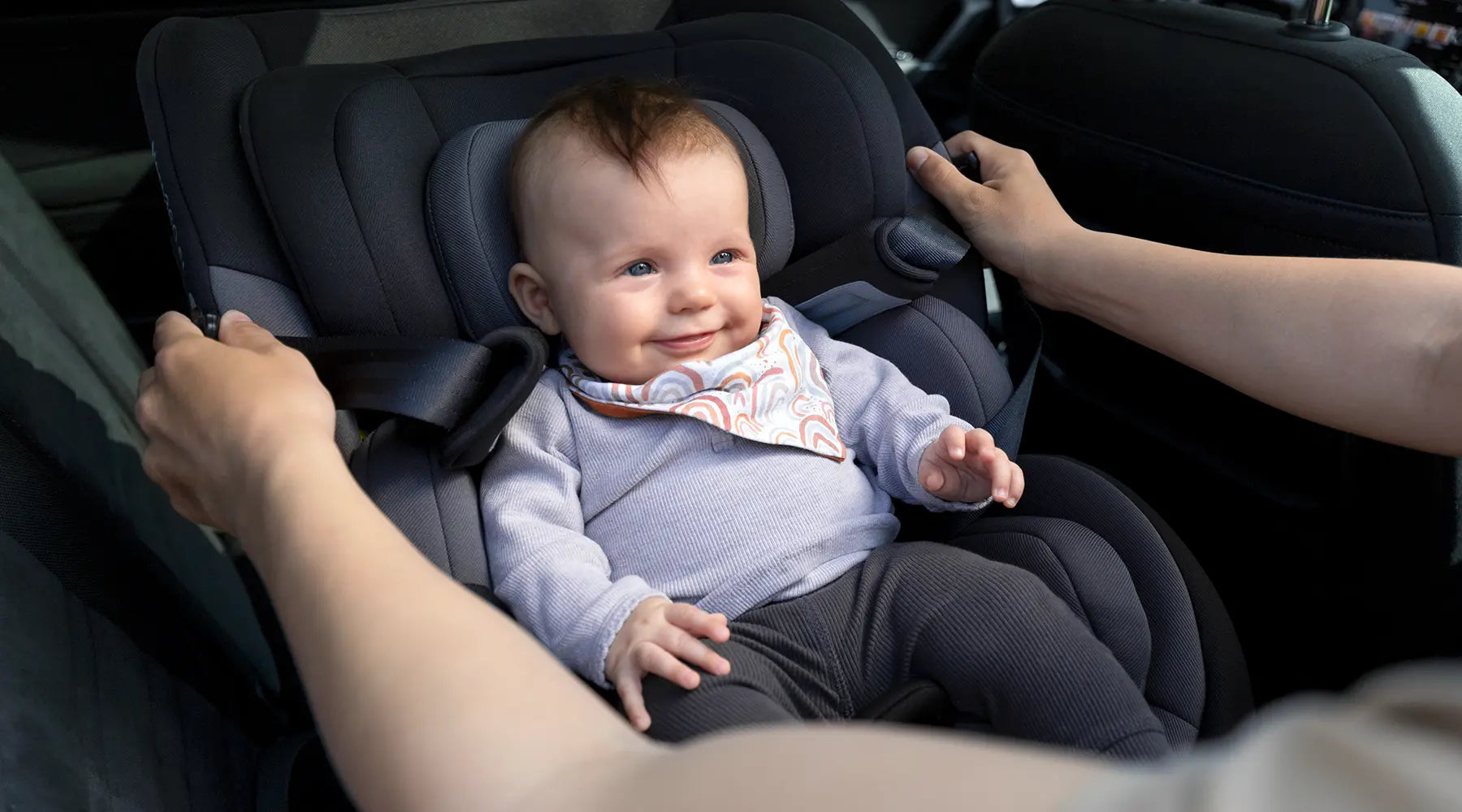 Ab wann Kindersitz? Mit Mini unterwegs im Auto.