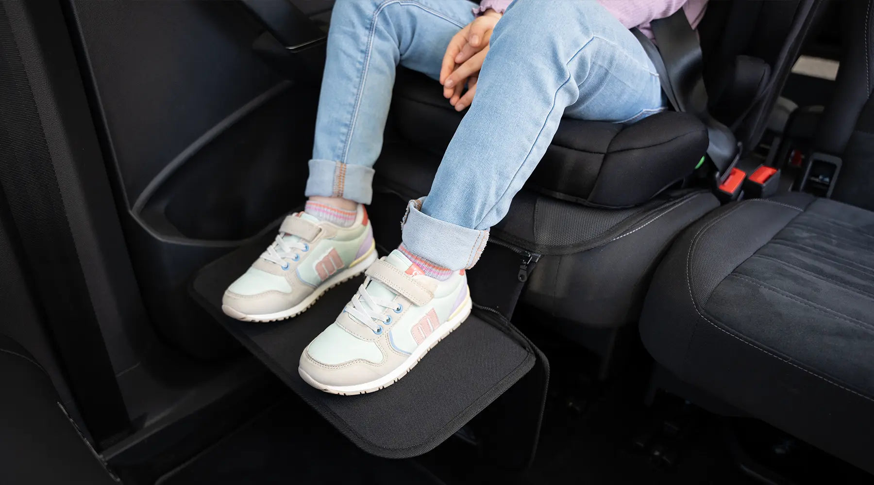 Kindersitzunterlage: Schützt euer Auto vor Schmutz und Abreibung.