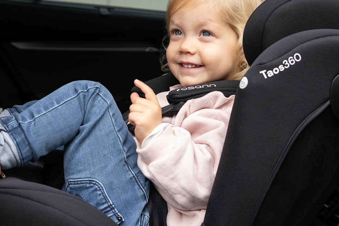 Kind im Kindersitz Taos360