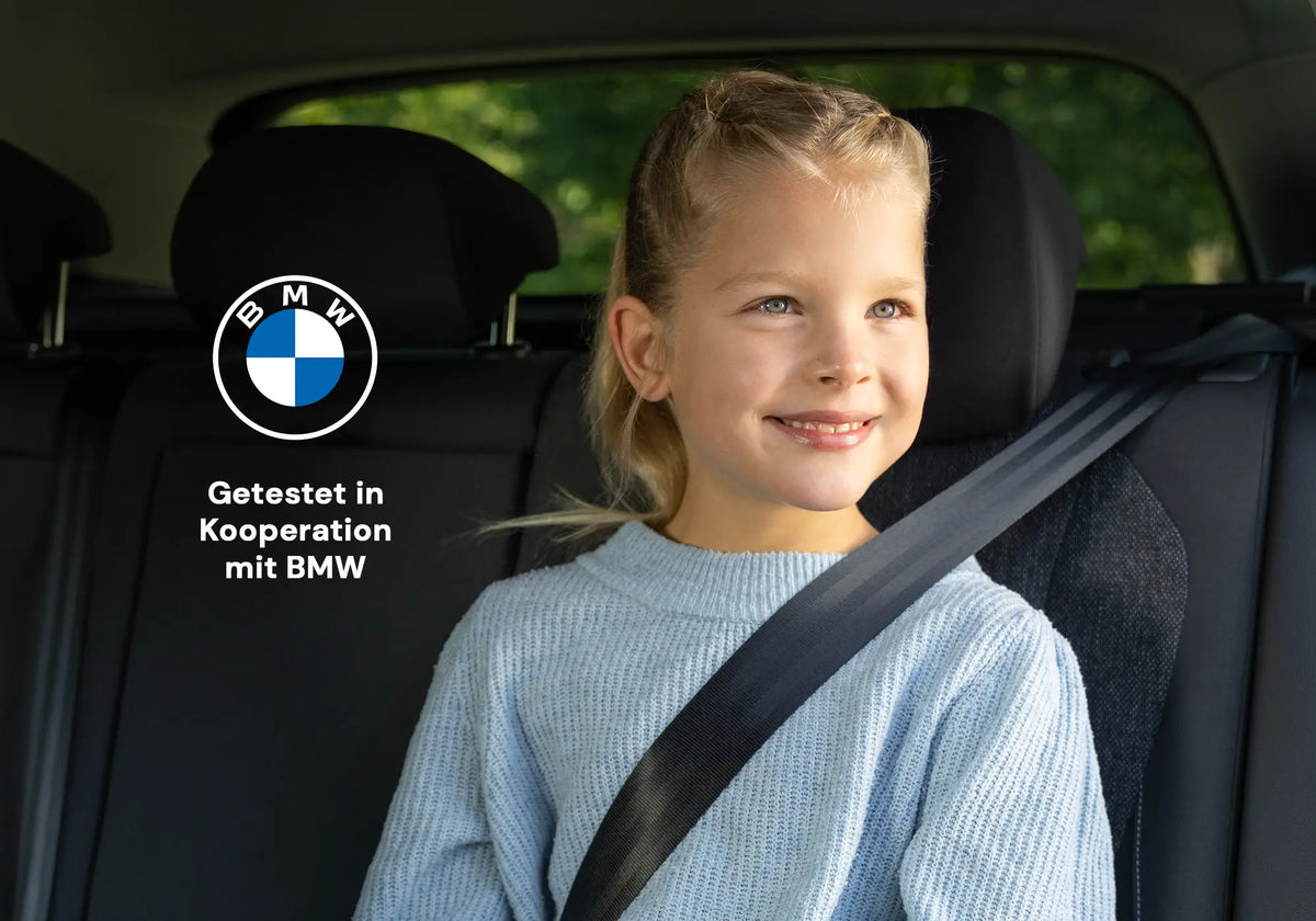 Boost Isofix getestet in Kooperation mit BMW, Mädchen im Auto