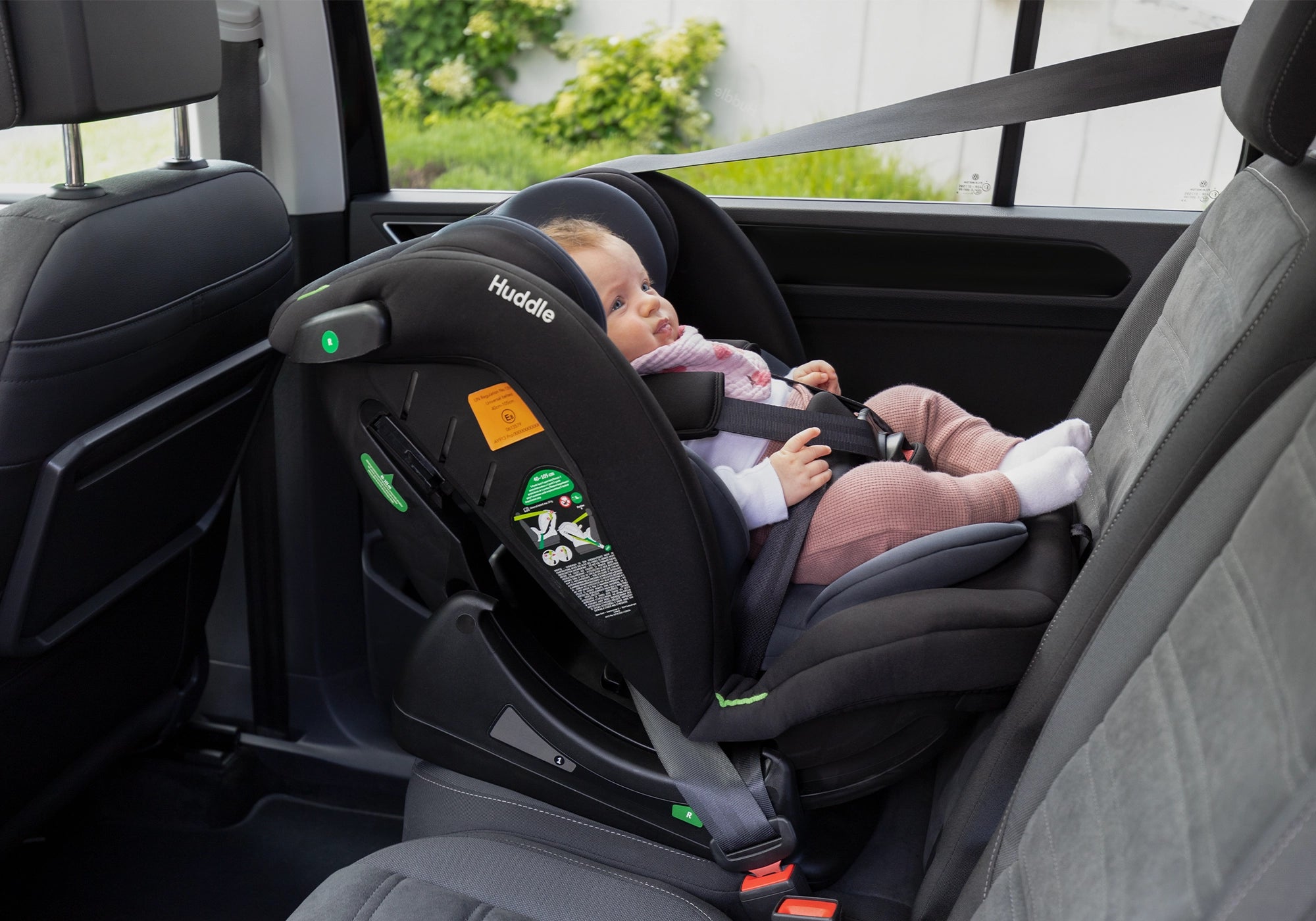 Osann Huddle 3 Kindersitz im Auto mit Kind