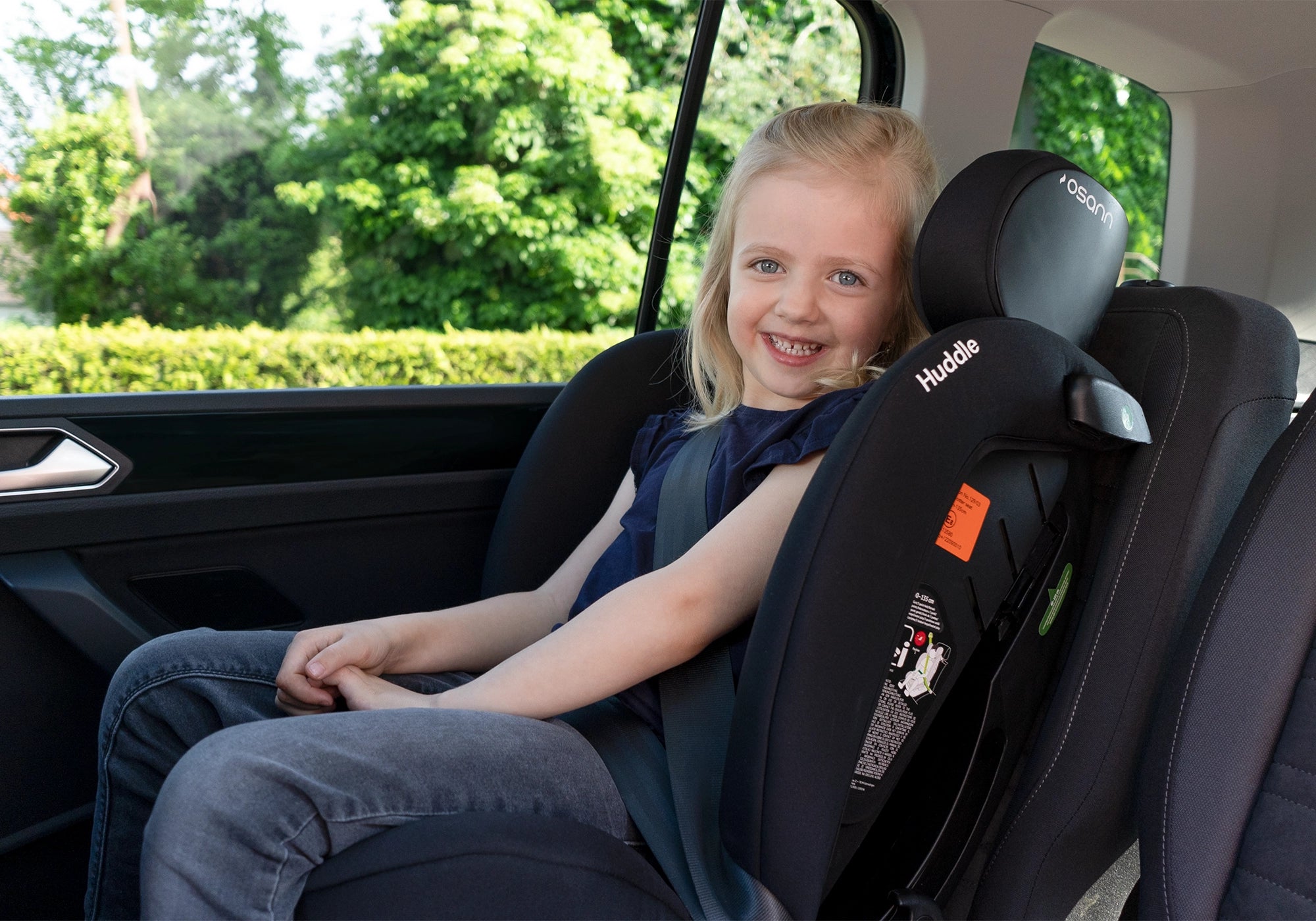 Osann Huddle 3 Kindersitz im Auto mit Kind