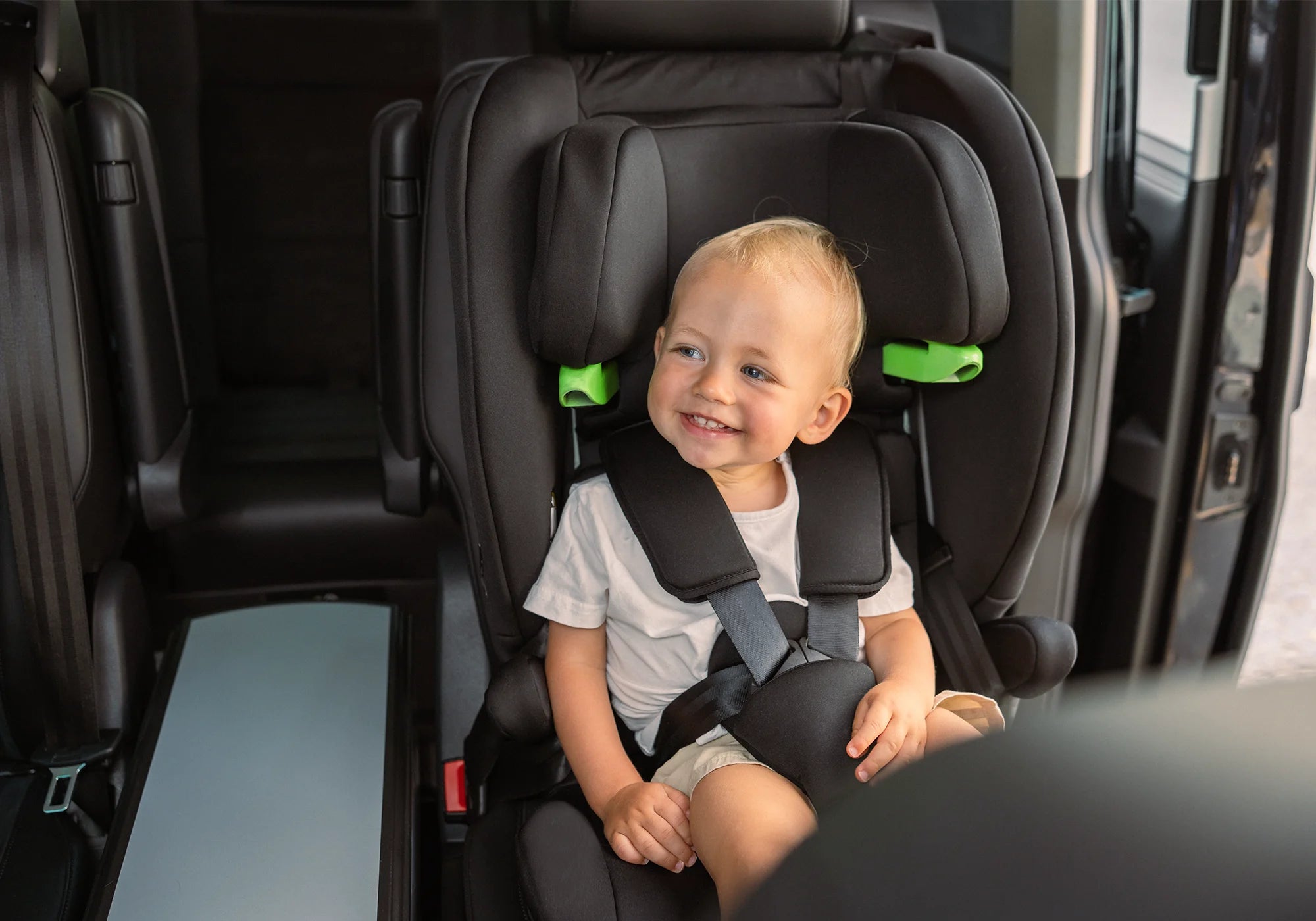 Osann Lupo Isofix 2 Kindersitz mit Kind im Auto