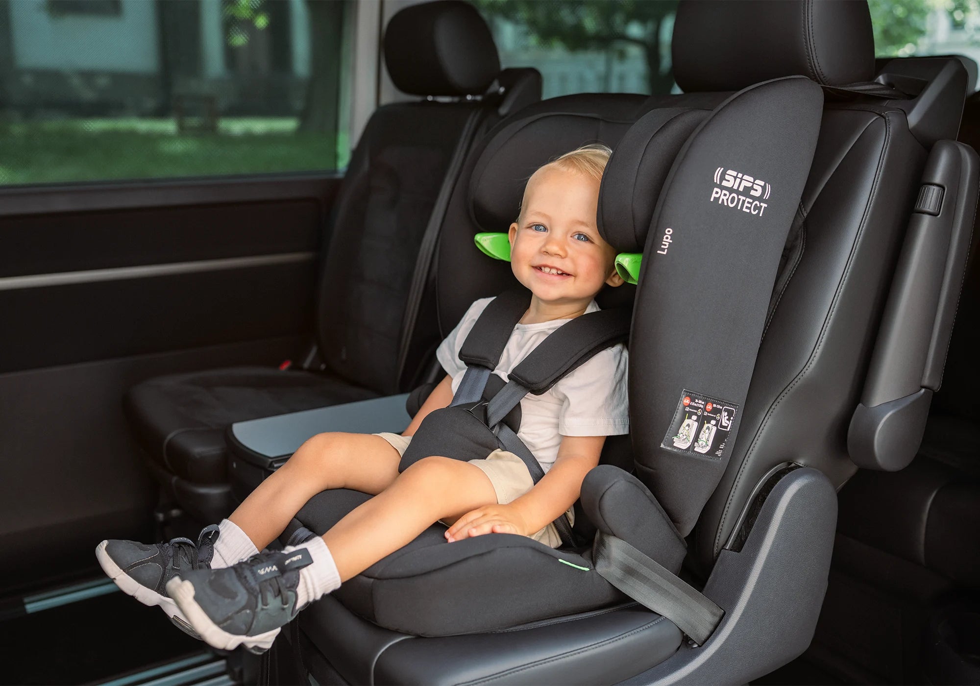 Osann Lupo Isofix 2 Kindersitz mit Kind im Auto