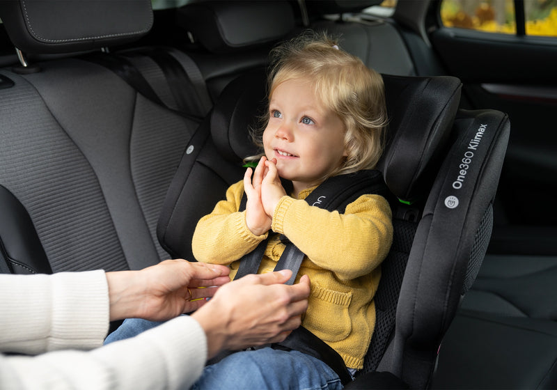 Osann One360 Klimax Kindersitz mit Kind im Auto