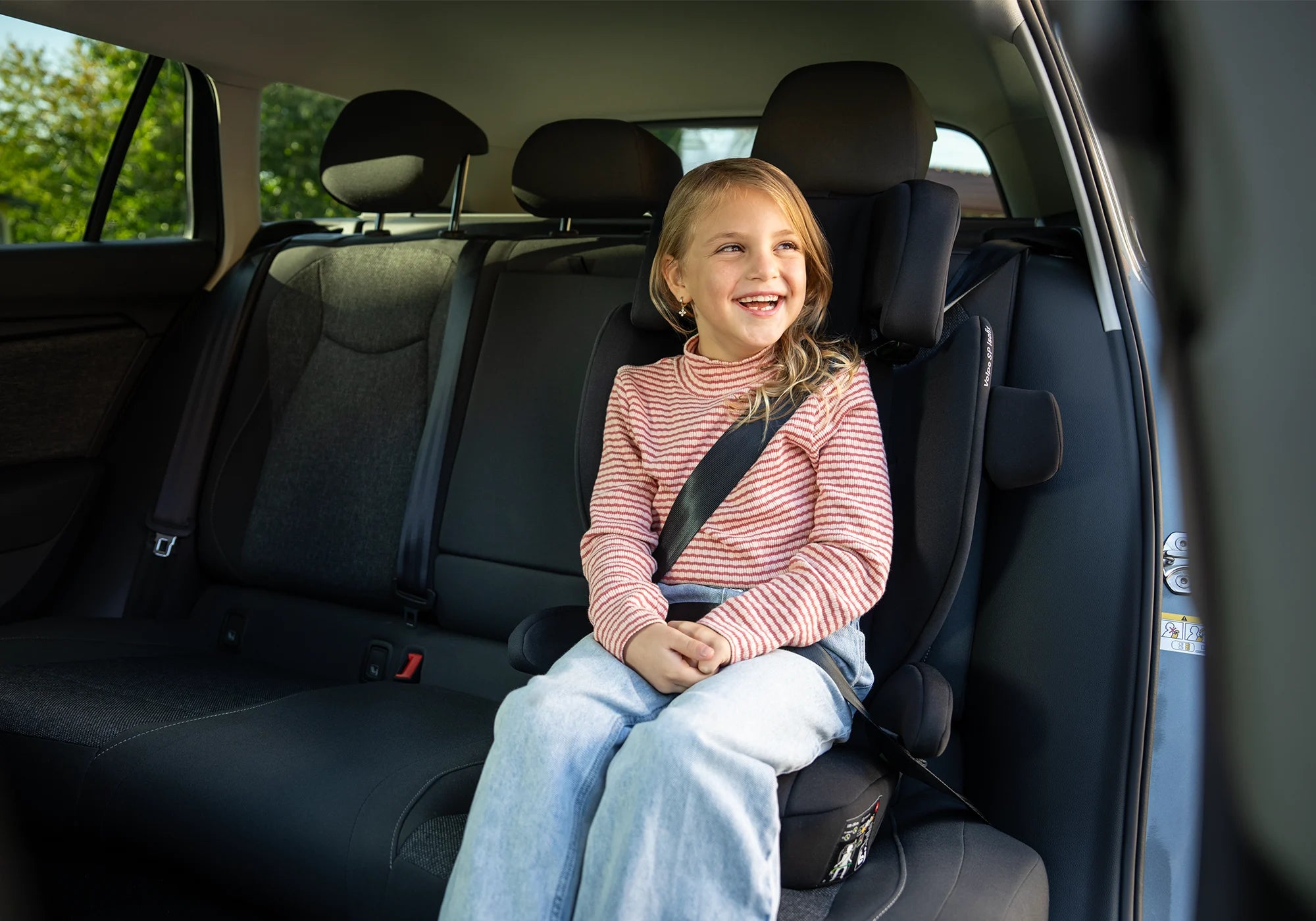 Osann Volpo SP Isofix Kindersitz im Auto mit Kind