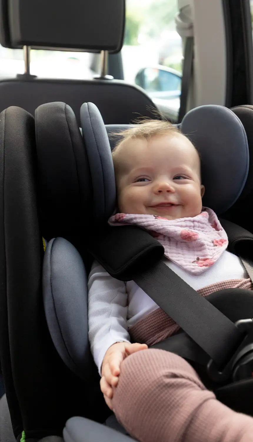 Huddle 2 Kindersitz mit Kind im Auto 