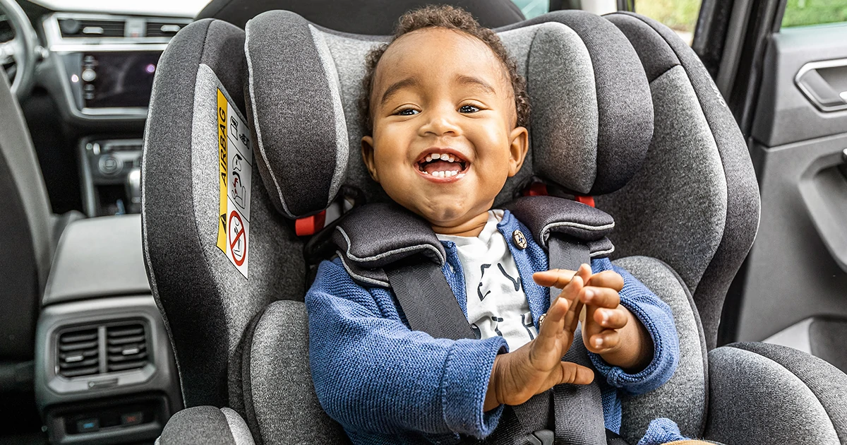 Kindersitz befestigen – Sicherheit im Auto 🚗 worauf achten?