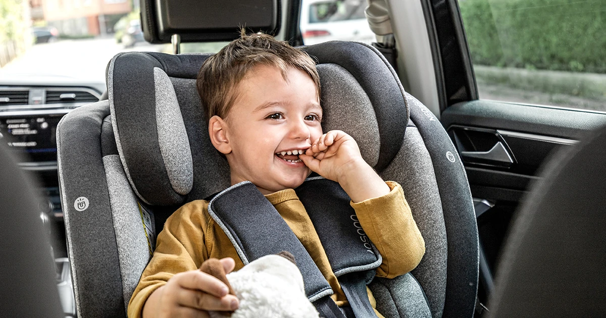 HerzensKind Premium Kindersitzunterlage, der Beste Schutz für Ihre  Autositze, universeller Autositzschoner für Textil- und Ledersitze, ISOfix  geeigneter Sitzschoner, passt unter jeden Kindersitz : : Baby